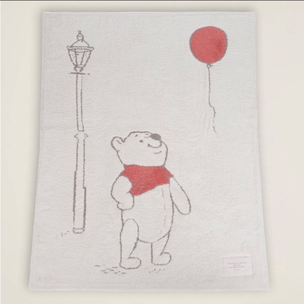 NWT Barefoot Dreams CozyChic® Disney Winnie the Pooh Blanket